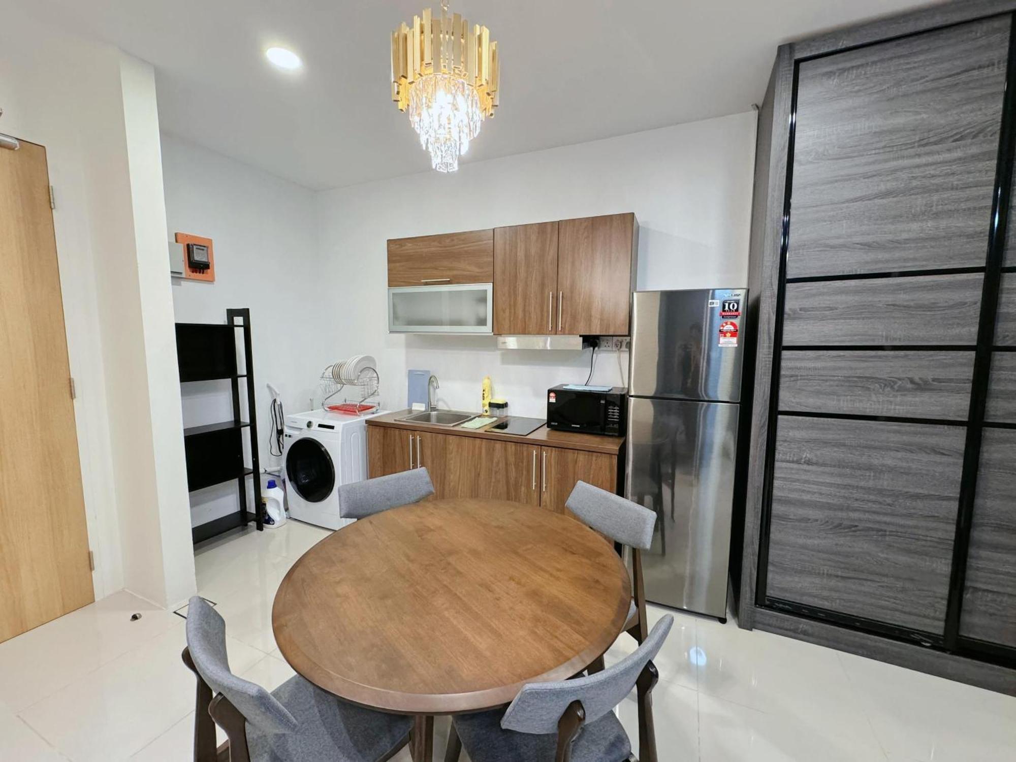 Cozy Comfort 03 - Riverine Diamond 5 Pax Kuching