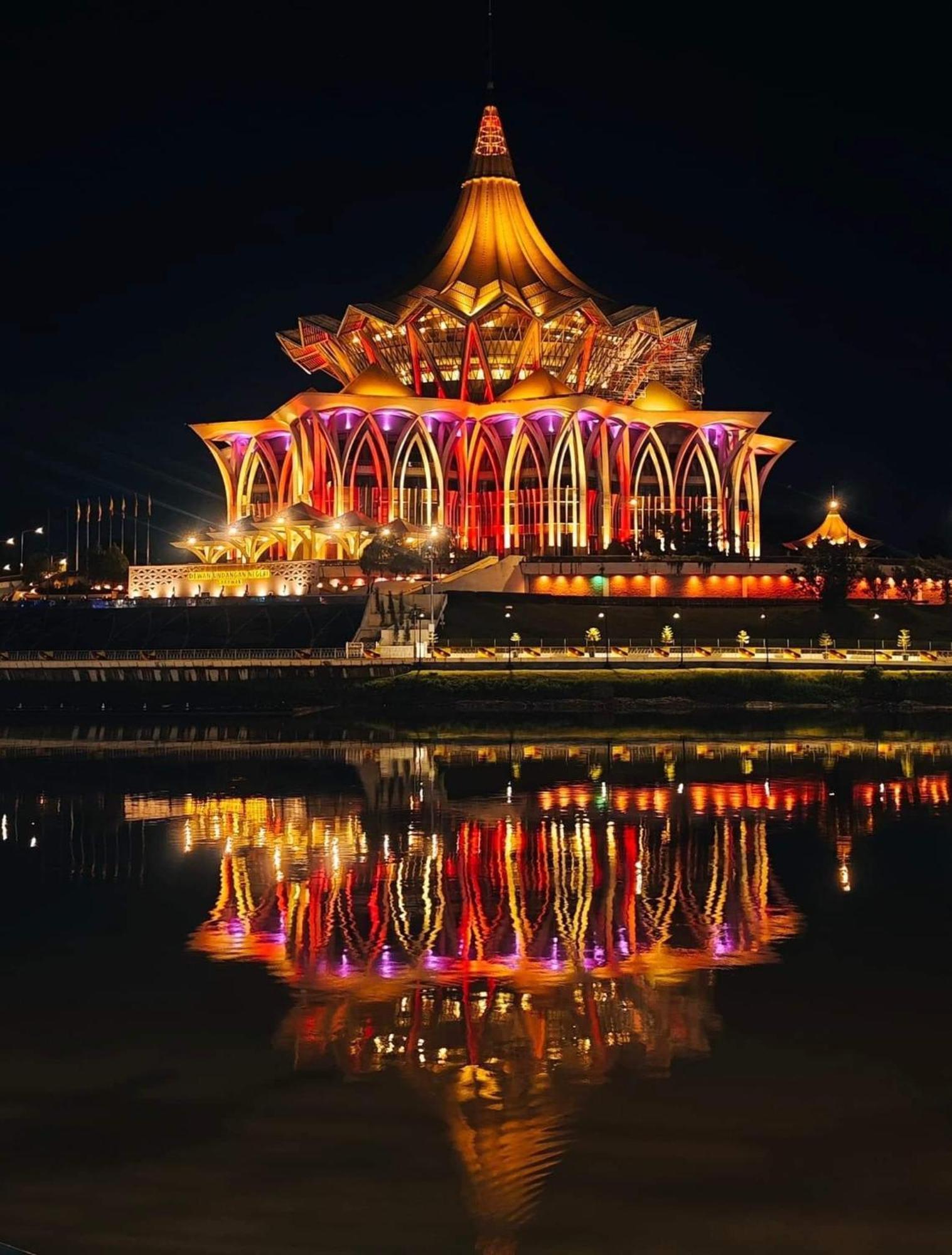 Cozy Comfort 03 - Riverine Diamond 5 Pax * Kuching